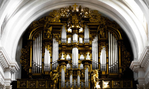 管风琴视频：学员风采：A大调前奏曲与赋格，J. S. 巴赫（BWV 536），任画画演奏